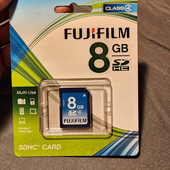 Fujifilm 8 GB SDHC Class 4 Flash Memory Card - Picture 2 of 7